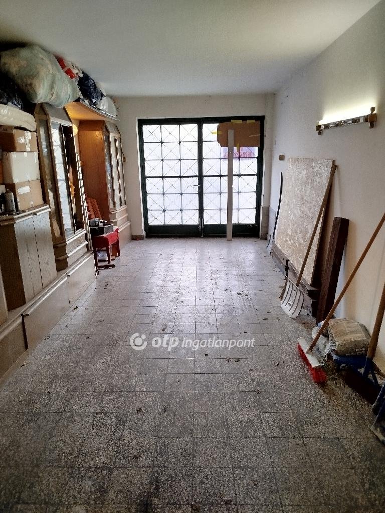 Garázs · 81 m² · 41.500.000 Ft