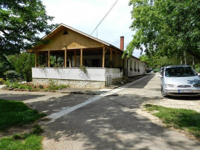 Eladó üzlethelyiség, Gánton 195 M Ft, 9 szobás