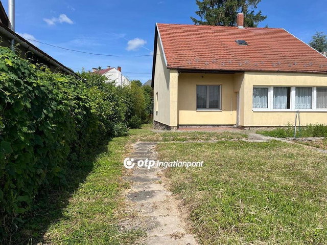 Kiadó családi ház, albérlet, Szekszárdon 250 E Ft / hó