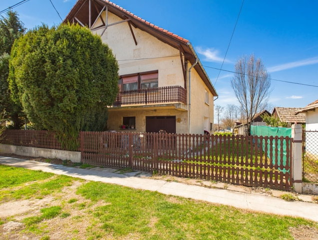 Eladó ikerház, Hosszúpályin, Nefelejcs utcában 35.9 M Ft