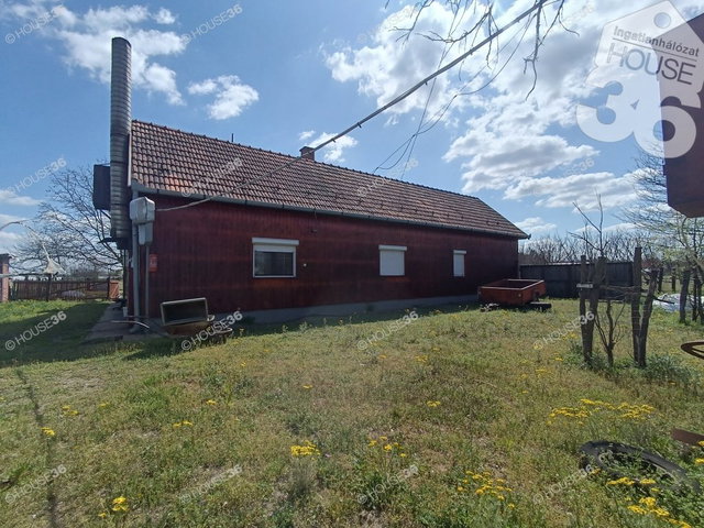 Eladó családi ház, Kiskunfélegyházán 32.9 M Ft, 5 szobás