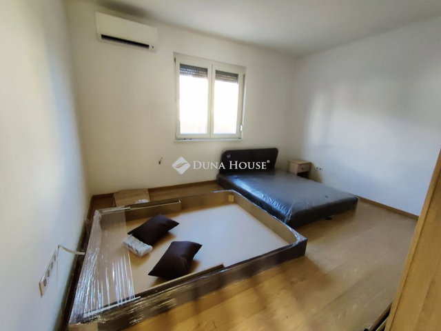 Kiadó családi ház, albérlet, Monoron 260 E Ft / hó, 3 szobás