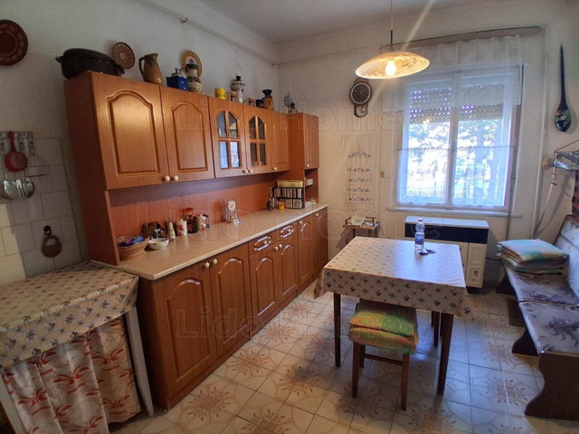 Eladó családi ház, Dombóváron 30.9 M Ft, 2 szobás