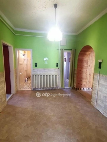 Eladó családi ház, Tabdin 19.9 M Ft, 4+1 szobás