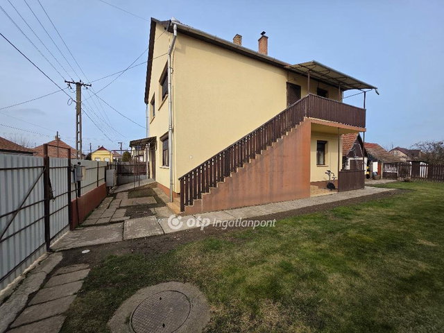 Eladó családi ház, Polgáron 33.9 M Ft, 3+1 szobás