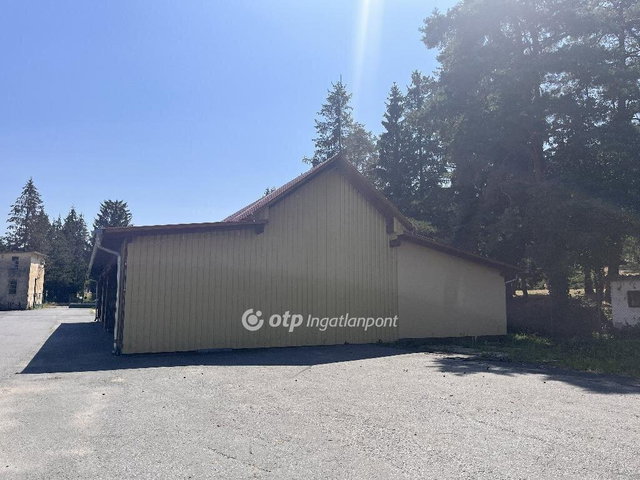 Eladó ipari ingatlan, Bázakerettyén 210 M Ft