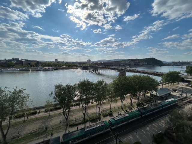 Eladó téglalakás, Budapesten, IX. kerületben, Boráros téren