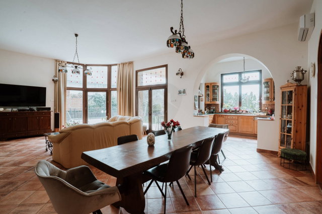 Eladó családi ház, Gödöllőn 330 M Ft, 7 szobás