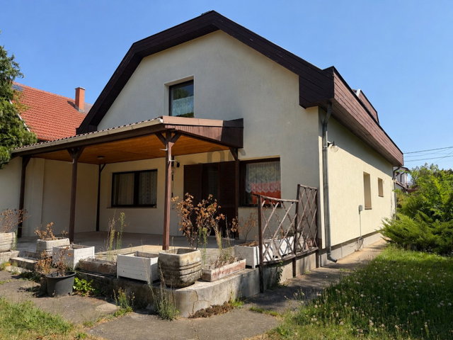 Eladó családi ház, Pécelen 140 M Ft, 5 szobás