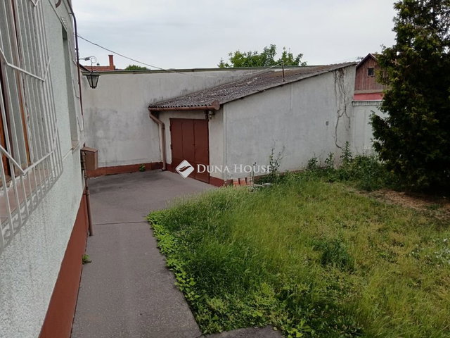 Eladó családi ház, Cegléden, Szolnoki úton 76.9 M Ft, 2 szobás