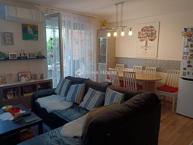 Eladó téglalakás, Üllőn 76 M Ft, 3 szobás