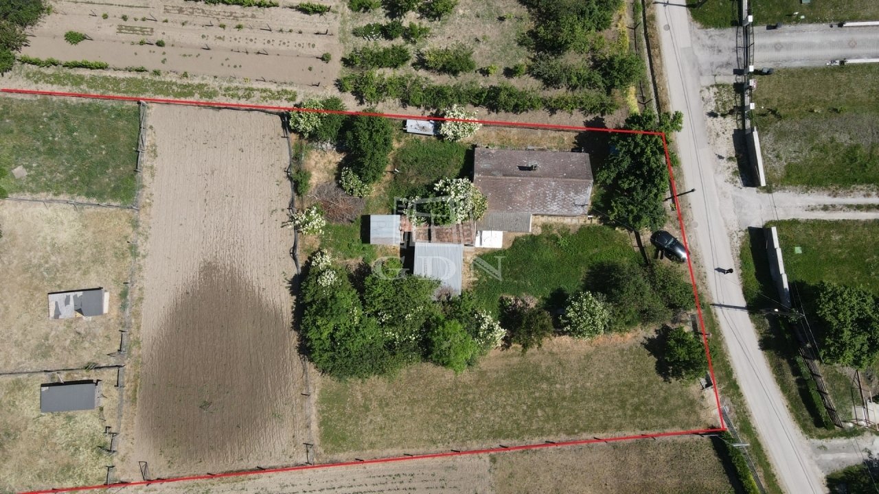 3000m² · 38.000.000 ft