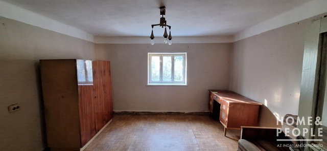 Eladó családi ház, Ruzsán 9.99 M Ft, 2 szobás