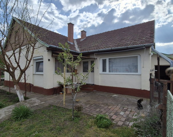 Eladó családi ház, Szabadkígyóson 22.5 M Ft, 2 szobás