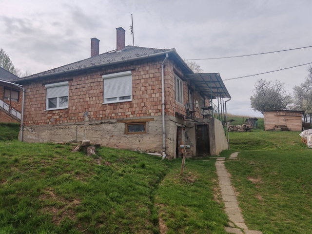 Eladó családi ház, Karancskeszin 14 M Ft, 2 szobás
