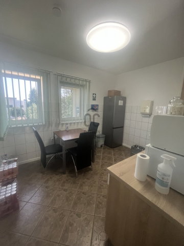 Kiadó iroda, Sopronban 1135 E Ft / hó / költözzbe.hu