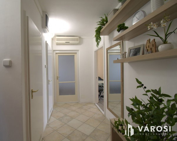 Eladó panellakás, Szegeden 59 M Ft, 3 szobás