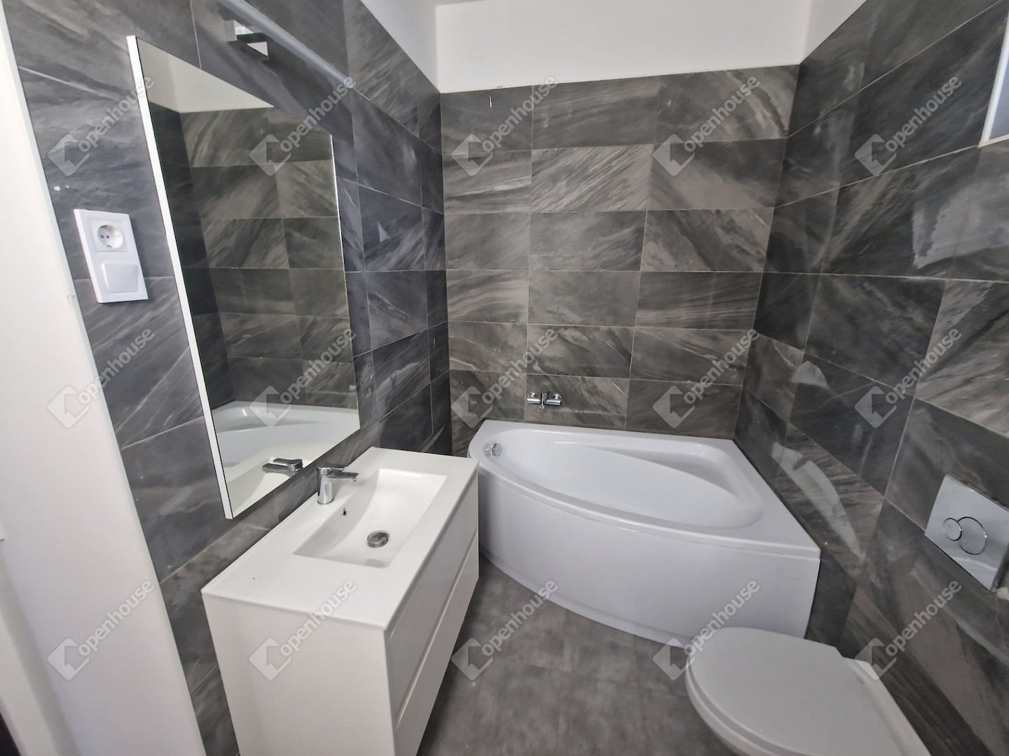 Lakás · 4 hálószoba · 85 m² · 102.000.000 Ft