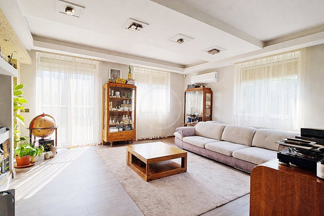 Eladó családi ház, Budapesten, XVI. kerületben 275 M Ft