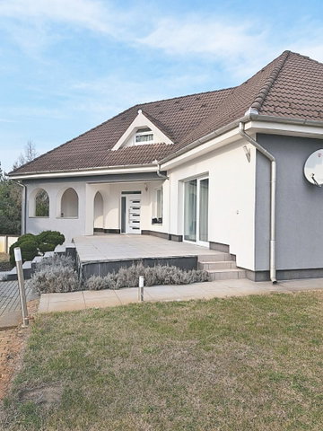 Eladó családi ház, Nyíregyházán 239 M Ft, 5+1 szobás