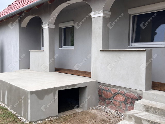 Eladó családi ház, Újkéren 44.9 M Ft, 2 szobás