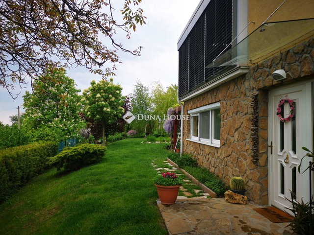 Eladó ikerház, Velencén 119.5 M Ft, 4 szobás