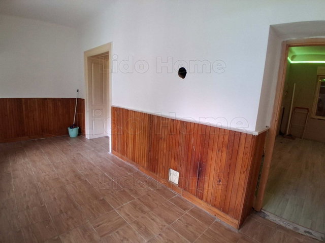 Eladó családi ház, Dombóváron 26.5 M Ft, 2 szobás