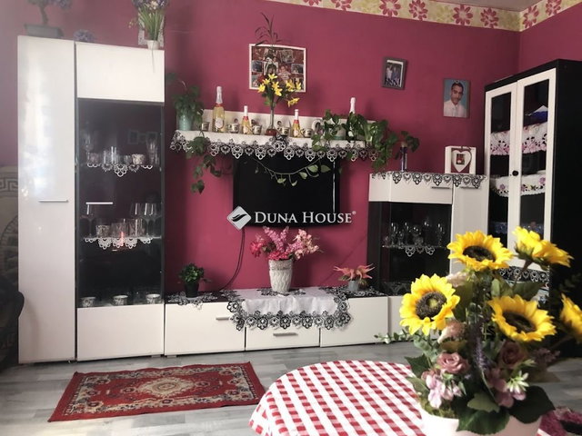 Eladó családi ház, Érden, Szántó utcában 65 M Ft, 6 szobás