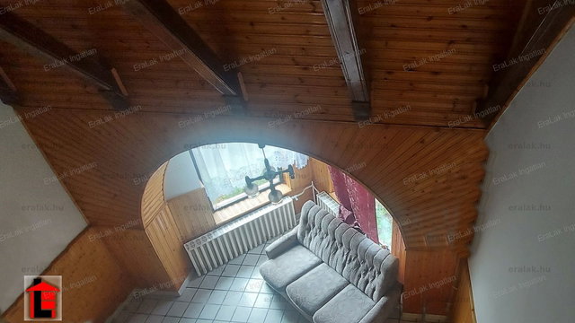 Eladó családi ház, Győrött 91.5 M Ft, 6 szobás