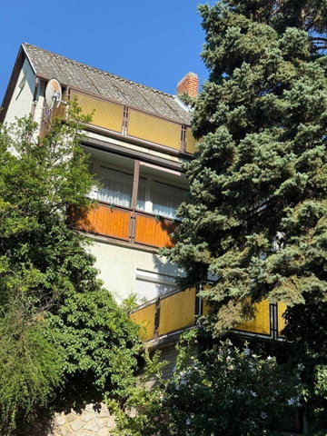Eladó családi ház, Pécsett 149.9 M Ft, 6 szobás