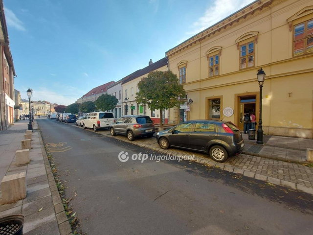 Eladó téglalakás, Pécsett 91 M Ft, 2+1 szobás