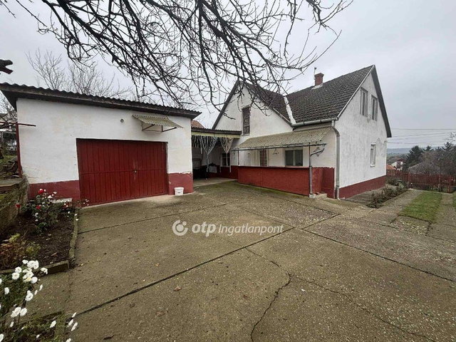 Eladó családi ház, Forrón 23 M Ft, 3 szobás