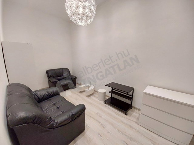 Kiadó téglalakás, albérlet, VI. kerületben, Székely Bertalan utcában
