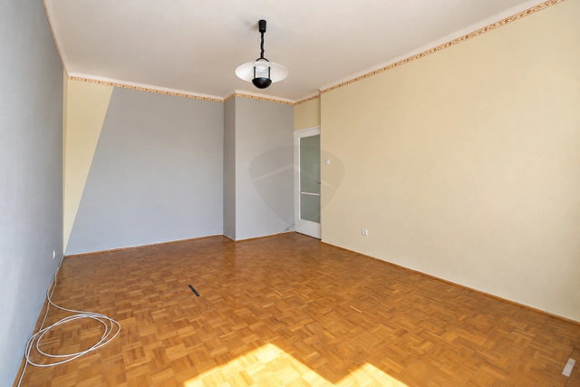 Eladó téglalakás, Tatabányán 39.99 M Ft, 2 szobás