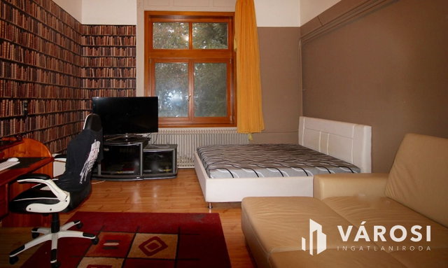 Eladó családi ház, Hódmezővásárhelyen 172 M Ft, 10+1 szobás