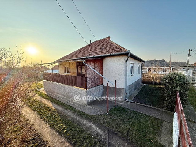 Eladó családi ház, Hejőpapin 24.99 M Ft, 5 szobás