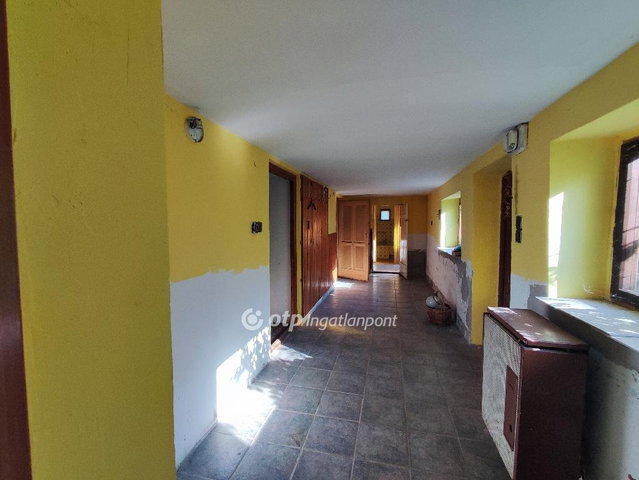 Eladó családi ház, Sándorfalván 21.5 M Ft, 4 szobás