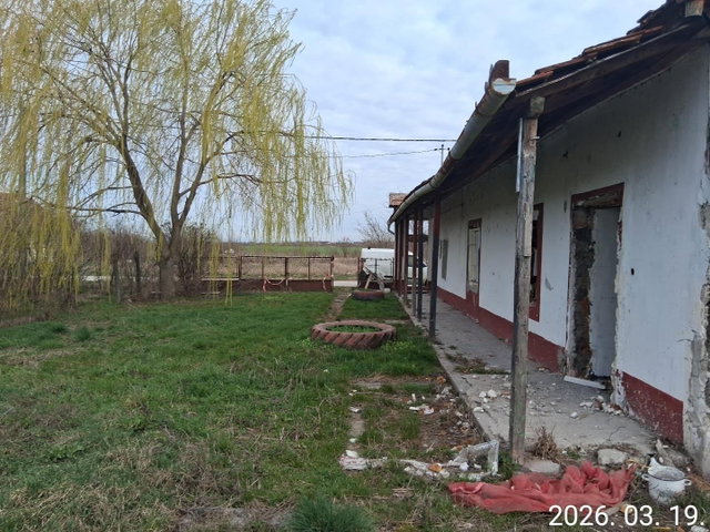 Eladó családi ház, Sarudon 2.1 M Ft, 1+1 szobás