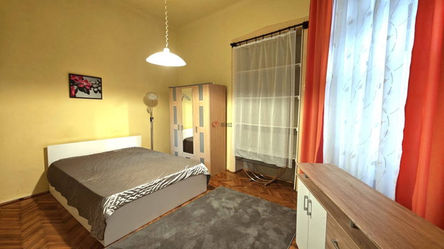 Eladó téglalakás, Szegeden, Kossuth Lajos sugárúton 41 M Ft