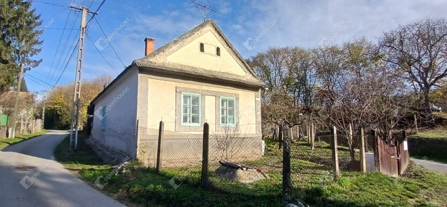 Eladó családi ház, Alsónemesapátiban 10.5 M Ft, 1 szobás