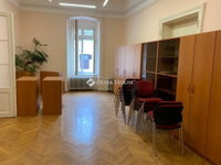 Kiadó iroda, Pécsett, Király utcában 220 E Ft / hó