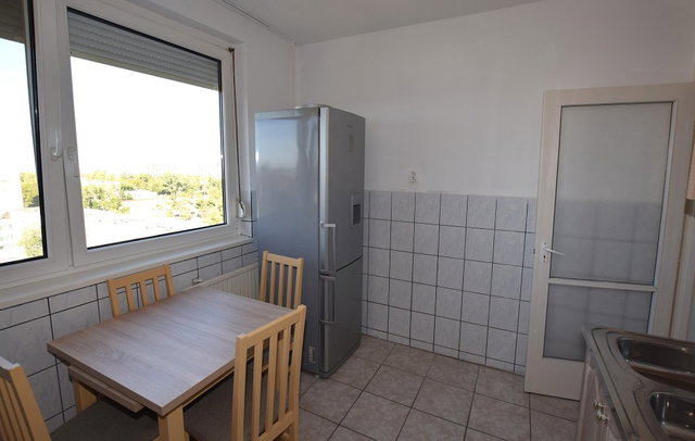 Kiadó panellakás, albérlet, Debrecenben 180 E Ft / hó, 2 szobás