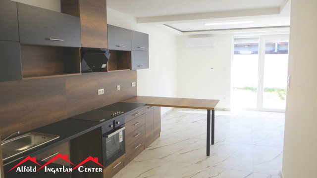 Eladó iroda, Békéscsabán, Nagy Antal utcában 72.9 M Ft