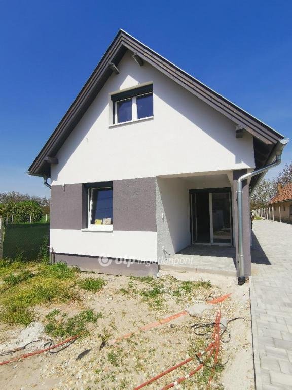 3 bed · 128m² · 76.000.000 ft