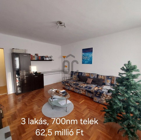 Eladó családi ház, Pécsett 59.5 M Ft, 9 szobás