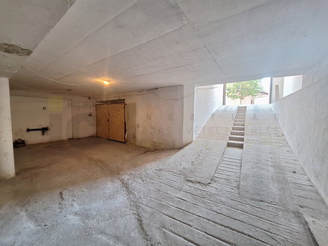 Kiadó garázs, Szegeden, Béke utcában 18 E Ft / hó