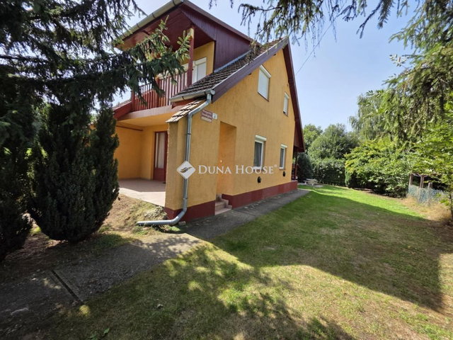 Eladó családi ház, Tiszafüreden 67.7 M Ft, 4 szobás