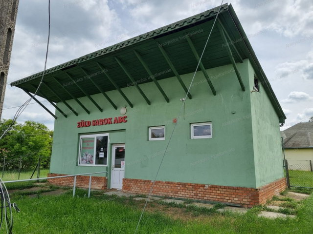 Eladó üzlethelyiség, Füzesgyarmaton 8.5 M Ft