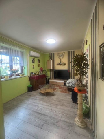 Eladó téglalakás, Komlón, Mikszáth Kálmán utcában 36 M Ft