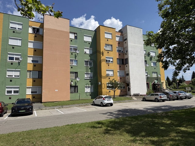 Eladó téglalakás, Barcson, Köztársaság utcában 24 M Ft